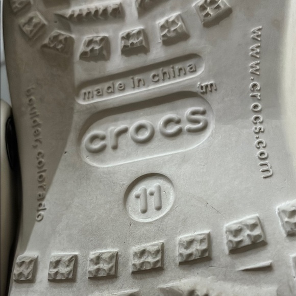 CROCS White Sandals with Perforated Design - Picture 7 of 7